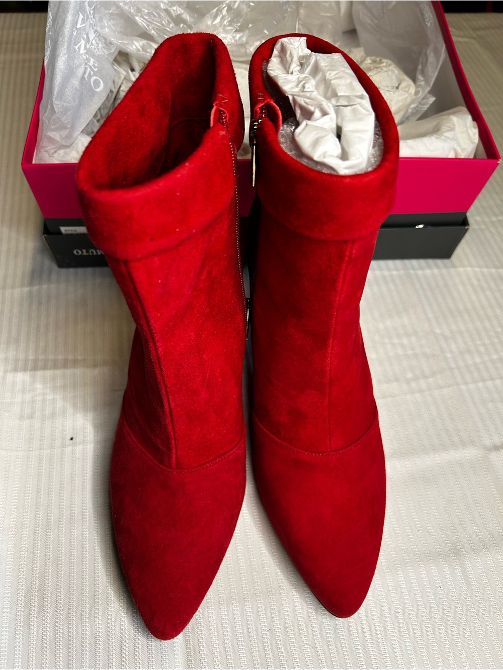 Vince Camuto Red Suede Pointed-Toe Women's Ankle Boots. NEW SZ 7.